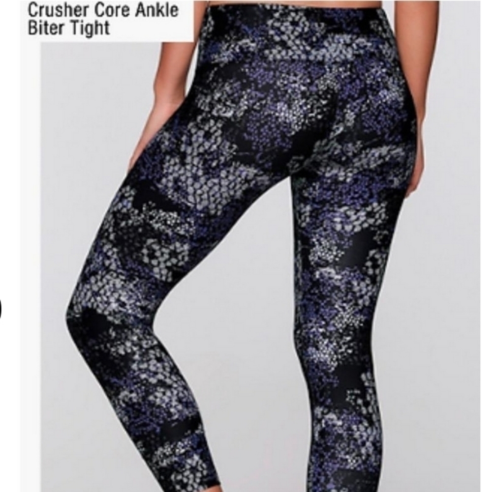 Lorna Jane Crusher Core Ankle Biter Tight Legging Black Purple Print XS/SM